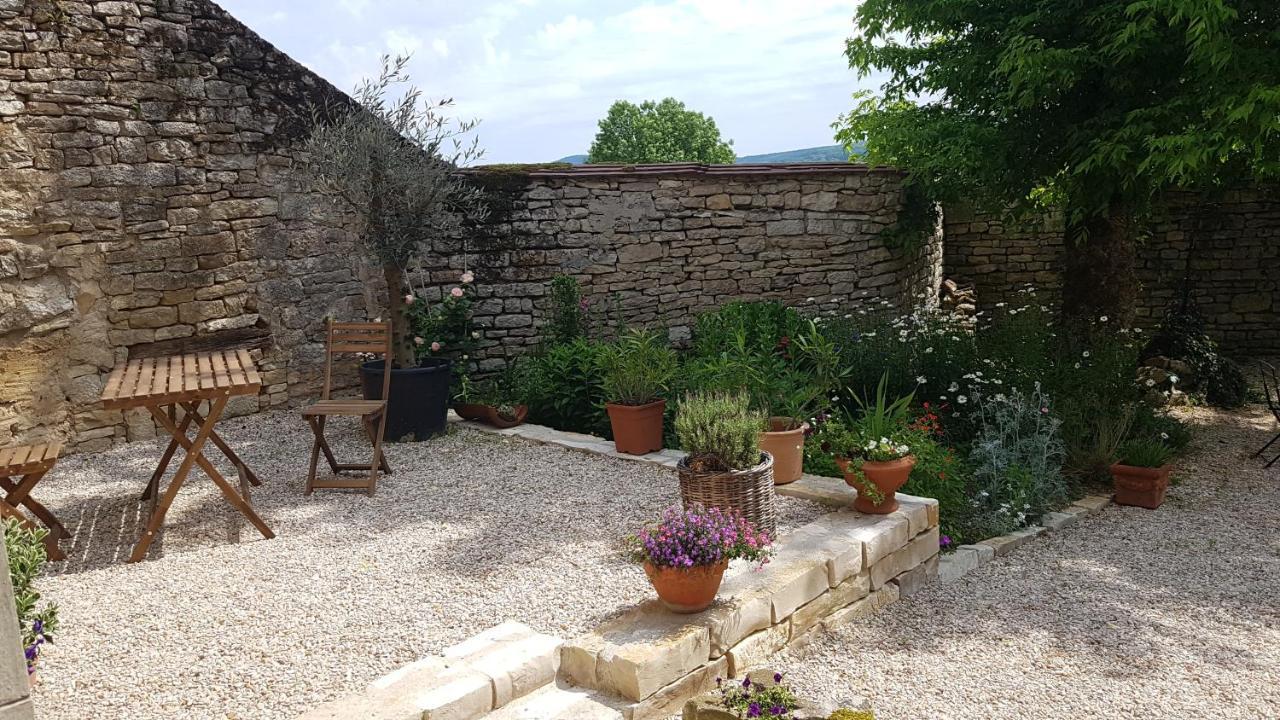 Le Clos - La Chapelle Lombard  Buitenkant foto