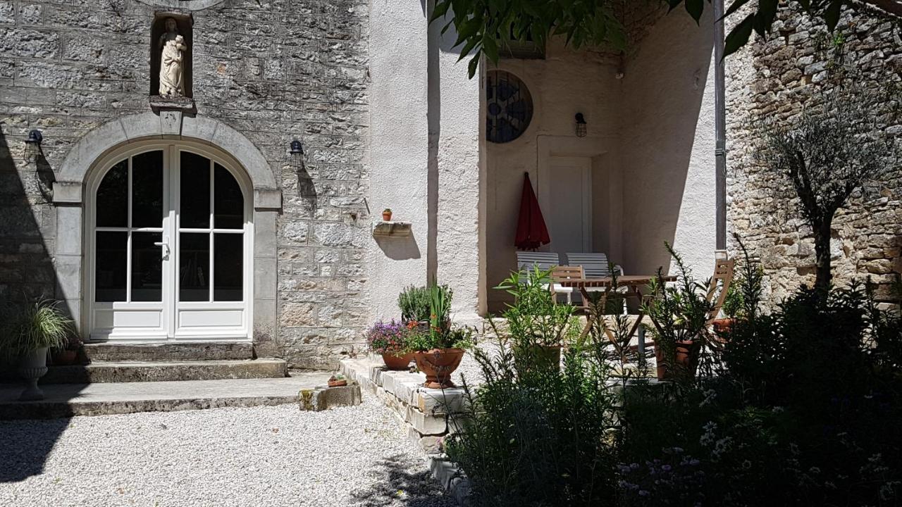 Le Clos - La Chapelle Lombard  Buitenkant foto