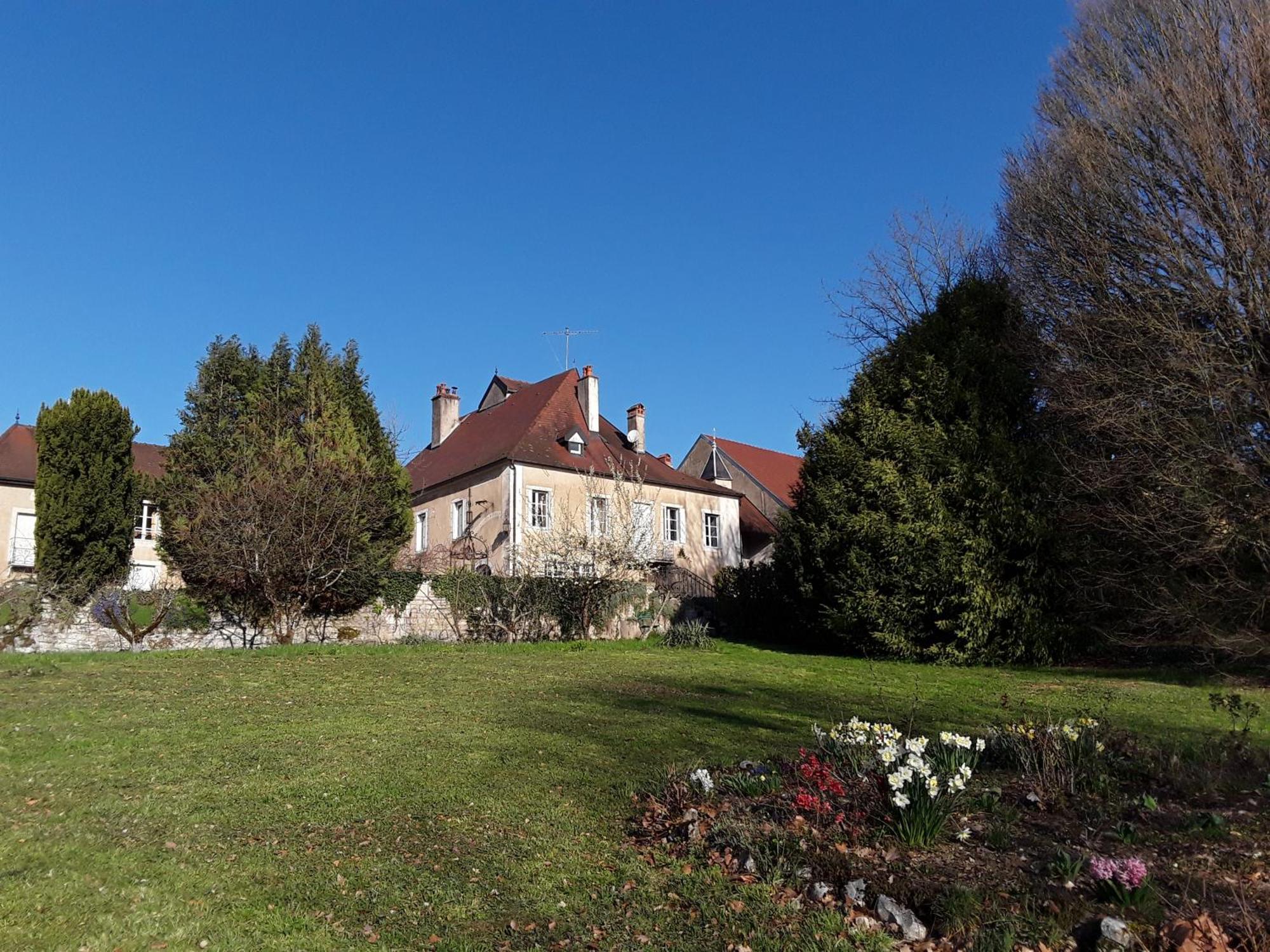 Le Clos - La Chapelle Lombard  Buitenkant foto