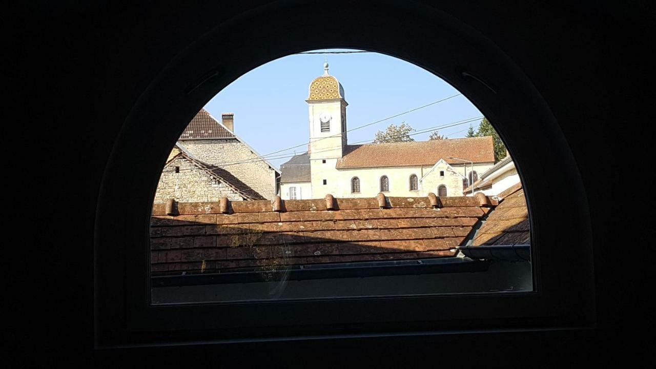 Le Clos - La Chapelle Lombard  Buitenkant foto